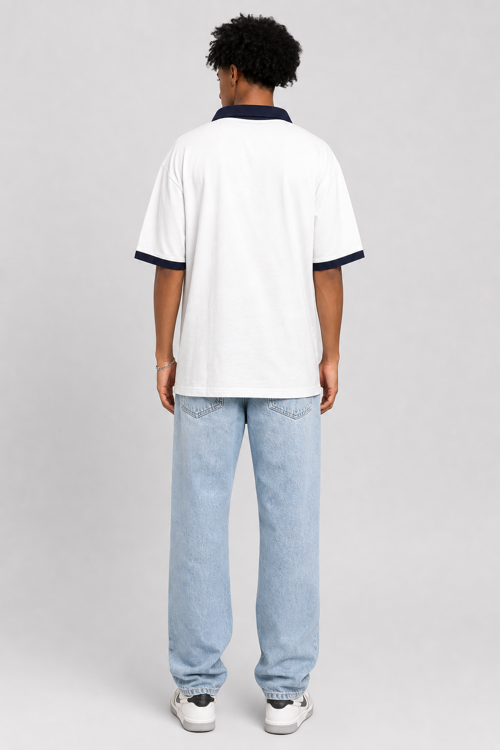 COLUMNN WHITE-NAVY Signature Zip Polo.